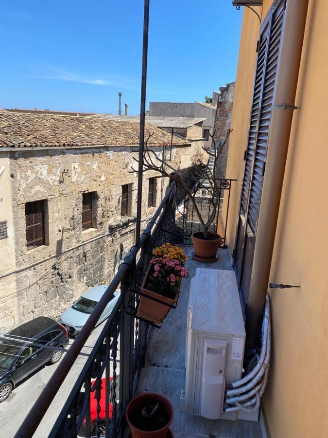 Al Parlatoio Del Centro Storico Apartment Palermo Bagian luar foto