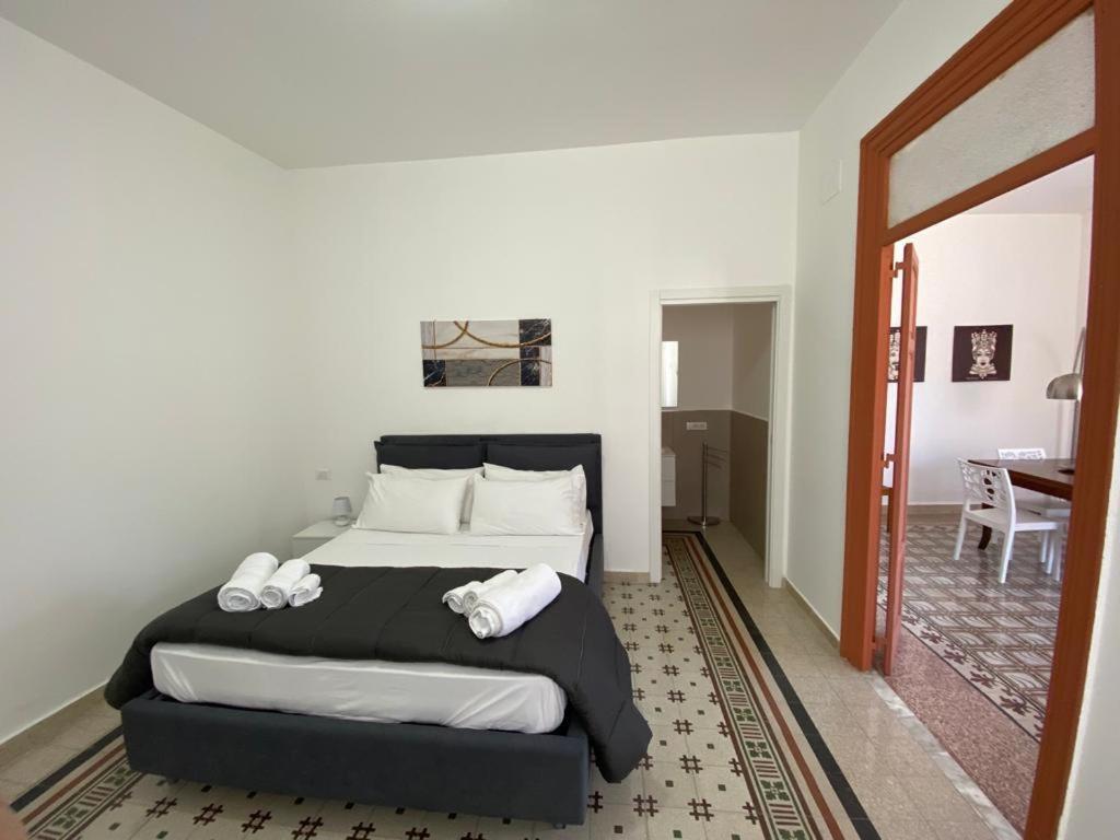 Al Parlatoio Del Centro Storico Apartment Palermo Bagian luar foto